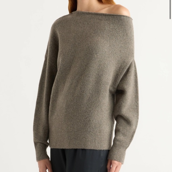 Modern Citizen Iris Off-Shoulder Sweater Mushroom brown acrylic wool - Picture 1 of 10